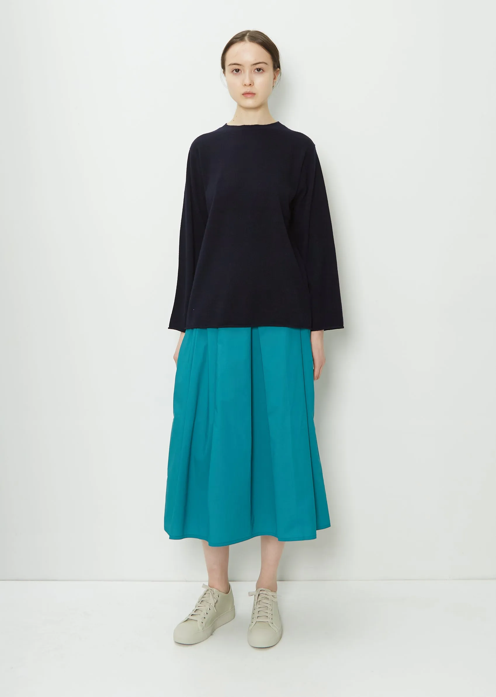 Minute C-Neck Cashmere Sweater — Midnight