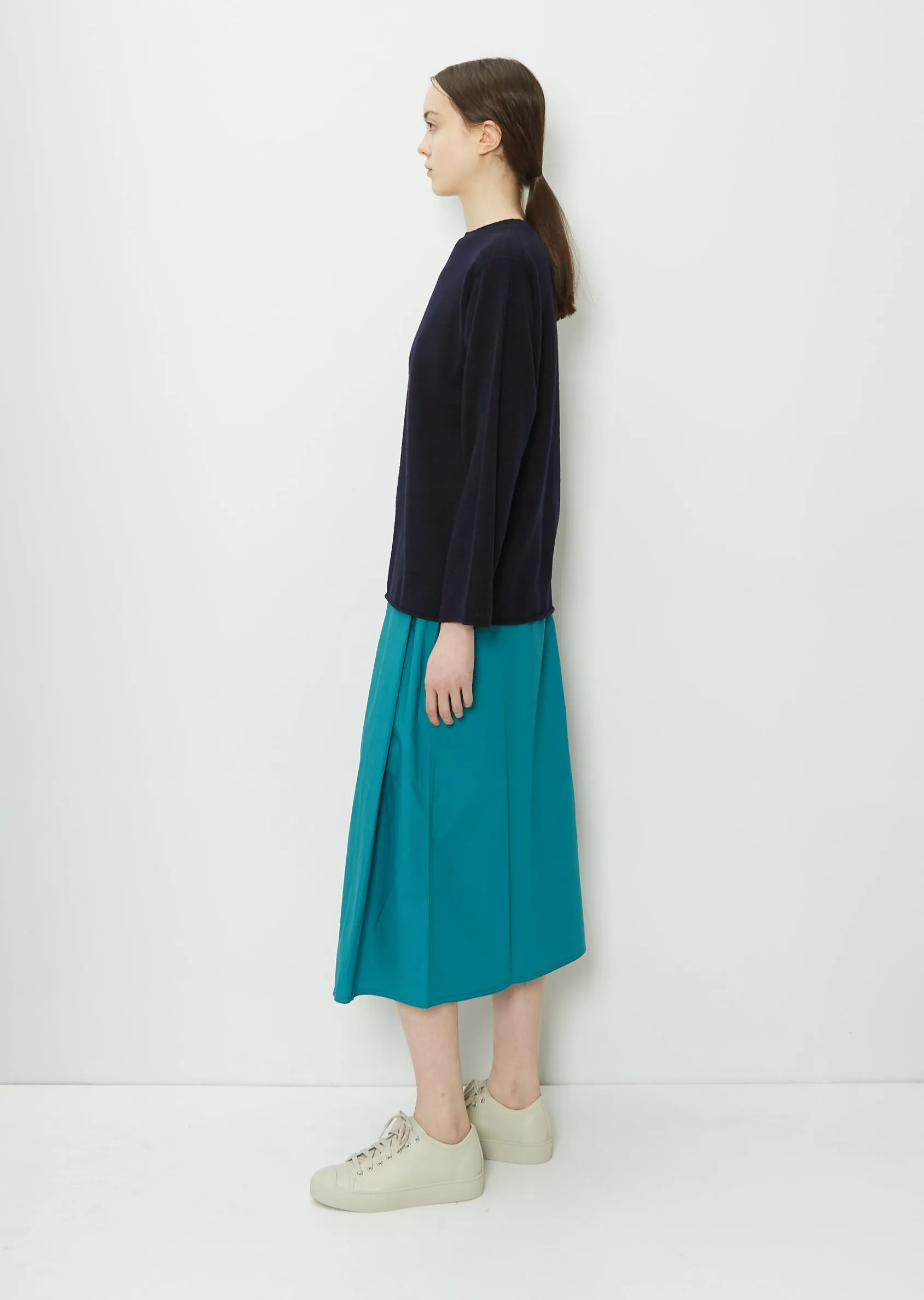Minute C-Neck Cashmere Sweater — Midnight