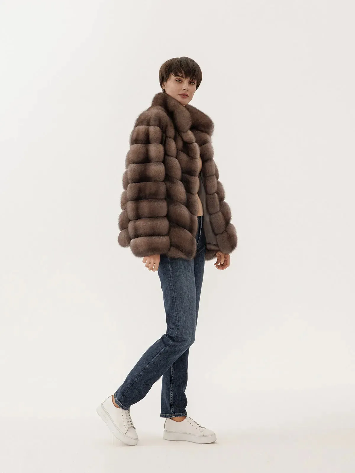 Short coat sable fur coat with stand-up collar
