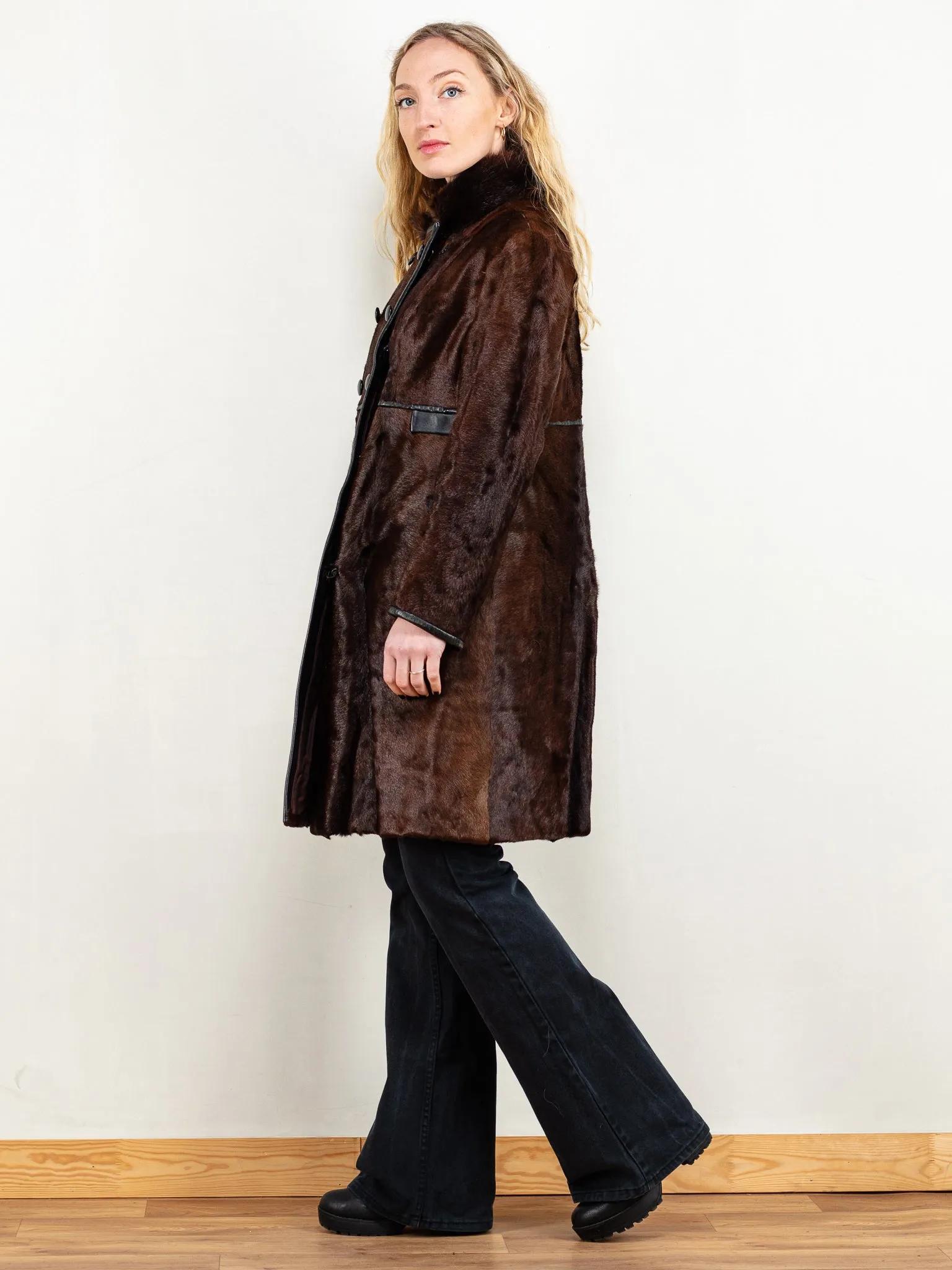 Vintage 60's Women Cows Fur Coat in Brown