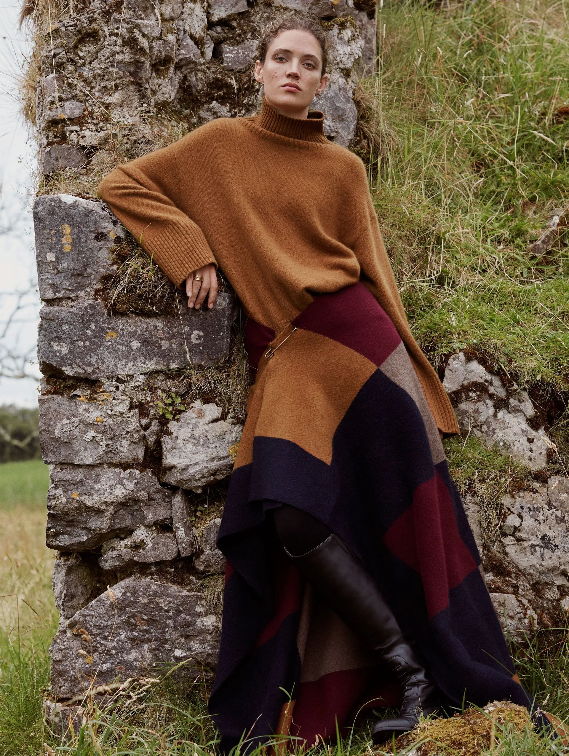 White   Warren - Cashmere Easy Standneck Sweater in Cedar Brown
